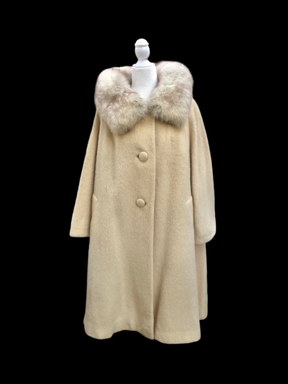 60’s Vintage LIlli Ann Cream Coat Mohair and Fox Fur Collar Swing Style for Fall
